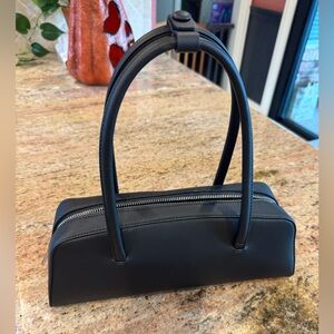 Freja Mercer bag in black